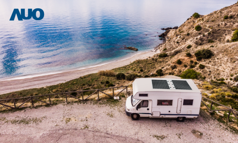 「可撓輕量化太陽光電板SunCurva」使用輕量特殊耐候型複合板取代傳統太陽能板的玻璃前板，不僅降低70%重量，每米平方僅3Kg；具有抗衝擊性能及通過電磁相容性測試，可應用於交通運輸工具，如露營車、遊艇等